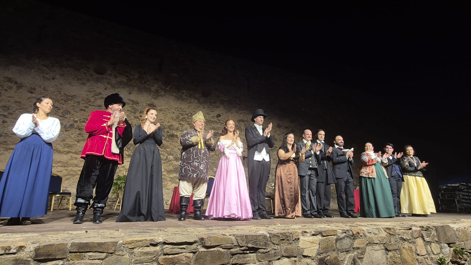 Saludo final del elenco de Una cita con Chejov